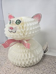 Vintage White Kitty Cat Honeycomb Table Centerpiece