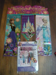 DISNEY FROZEN Scene Setter HAPPY BIRTHDAY party wall decor kit Anna Elsa Olaf -2