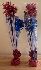 AMSCAN DELUXE SPRAY 4TH JULY CENTERPIECES NEW 1 IN PKG AND 1 NOT 18″ HIGH