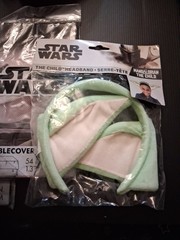 2 Star Wars The Mandalorian Plastic Table Covers 54″x84″ & a Baby Yoda Headband