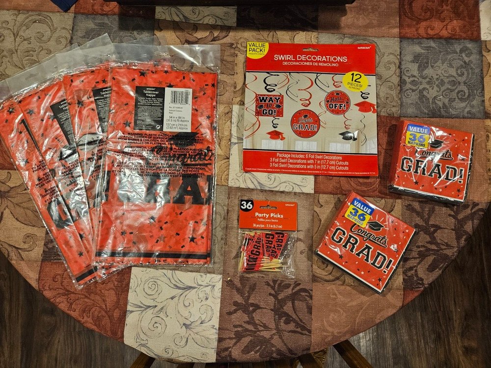 Congrats Grad! – Graduation Party Decorations, Any year, various items (1 lot)