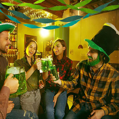 Crepe Paper Streamers 8 Rolls 656ft，GreenParty Decorations Streamers (1.8 Inch x