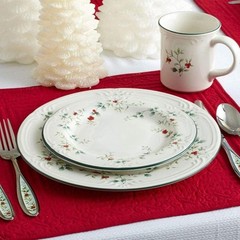 Pfaltzgraff Winterberry 10-1/2-Inch Dinner Set of 4, 10 1/2 inches, White