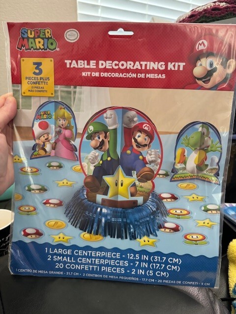 Super Mario Brothers 23 Piece Table Decorating Kit Party Supply New!!!
