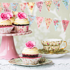 Floral Paper Garland Banners 5-Pack, 9.84 ft., Retro Tea Party Decor DIY Kit Set