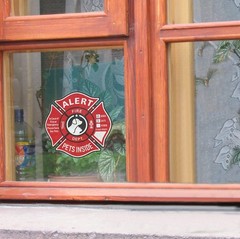 Pet Alert Stickers Static Cling Window Decals 5*5 inches, Multicolor