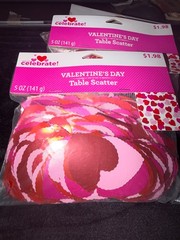 Way to celebrate Valentine’s Day table Scatter, pink and red