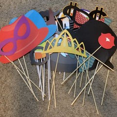 Selfie Props Set, 25 Pieces – Fun Accessories for Parties and Events