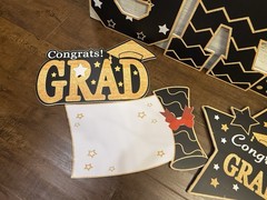 “Grad” Yard Signs, 8PCS Black and Gold Congrats GRAD Lawn Signs with Sticks