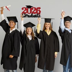 2026 Graduation Party Decorations Wooden Sign Red Class of 2026 Photo Booth Prop