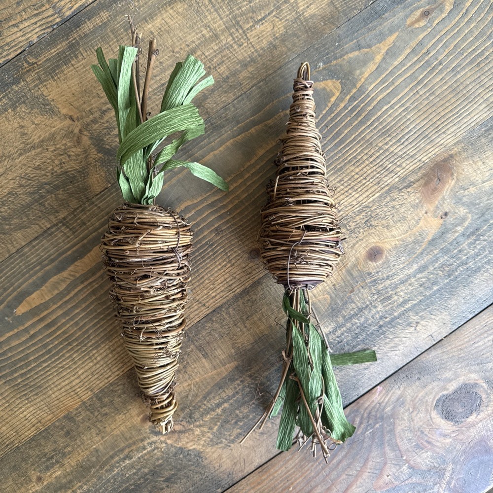 Lot of 2 Way to Celebrate Grapevine Carrots 12” Easter Decor Good Used Condition