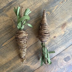 Lot of 2 Way to Celebrate Grapevine Carrots 12” Easter Decor Good Used Condition