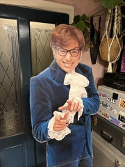 Austin Powers Cardboard Cutout – 185 cm, Freestanding Life-size Standee 1998