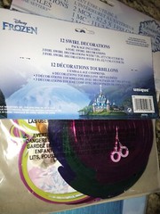 Disney Frozen Scene Setters 5pcs Wall Decorating Kit + 12 Swirl Decorations Set