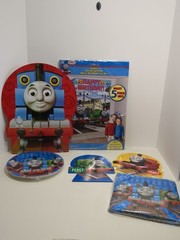 Thomas & Friends Giant Scene Wall Decorating Kit Giant 5 Piece Set + Table Topp