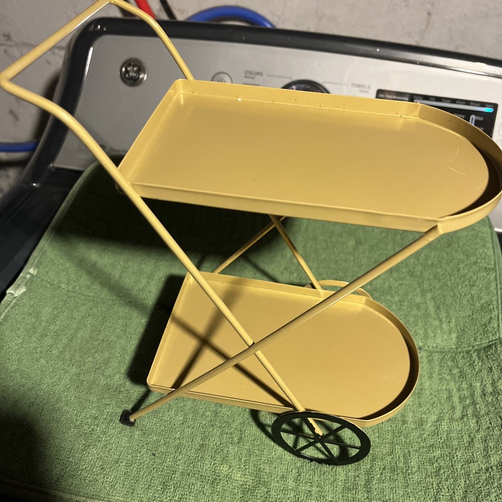 Target bullseye playground Mini Bar Cart
