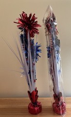 AMSCAN DELUXE SPRAY 4TH JULY CENTERPIECES NEW 1 IN PKG AND 1 NOT 18″ HIGH