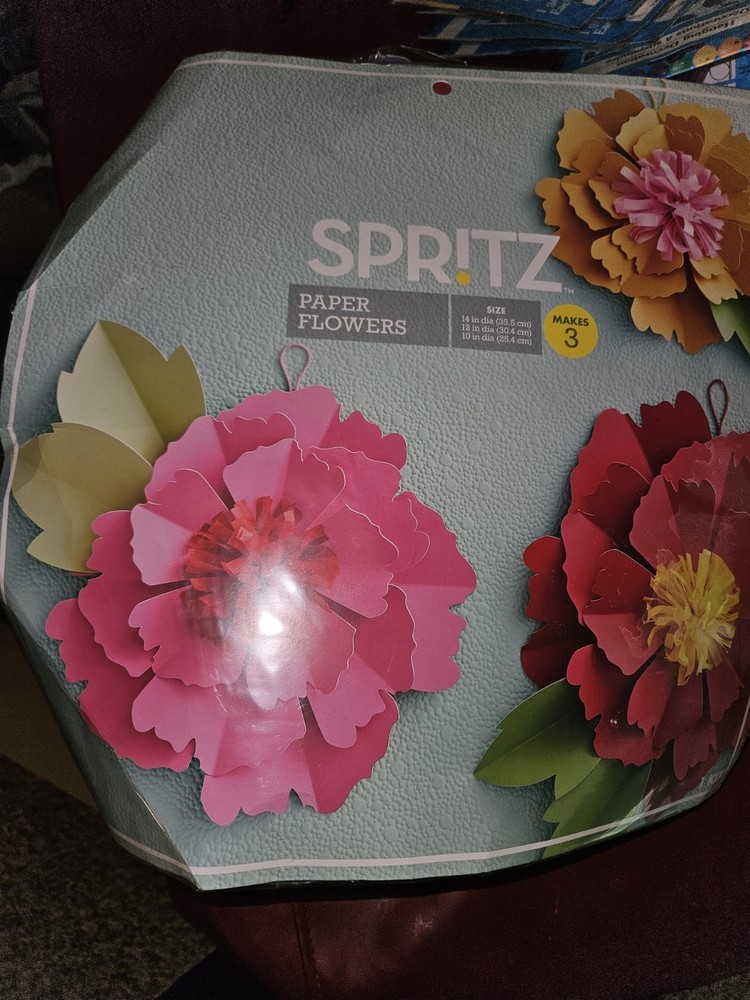 Spritz Paper Flower Kit Makes 3 Large Flowers