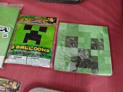Minecraft Party Kit Supplies – 48 Plates, 16 Napkins, 8 Balloons, 168 Tattoos