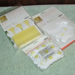 PARTY DECORATIONS daisy garland ,hexagonal favor bxs, fabric daisies (party bx)