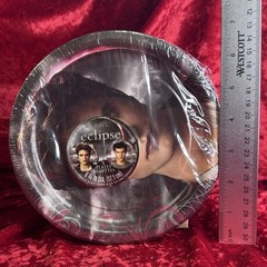 The Twilight Saga: Eclipse Dinner Plates w/ Designs (8 Plate Count) Edward Jacob