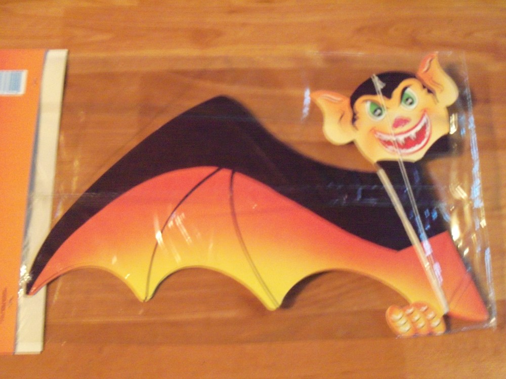 24″ Bat Halloween Honeycomb Hanging Decoration Vintage Paper Fantasies NOS