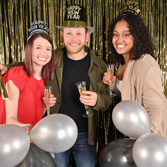 Super Deluxe New Year’S Assortment for 100 Guests – Black, Gold and Silver Party