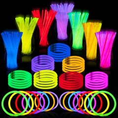 JOYIN 800 Pcs 8″ Glow sticks Bulk Party Favors Pack, Neon Glow in the Dark Pa…