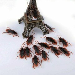 Prank Realistic Rubber Fake Cockroaches Creepy Cock Roach Bugs Gag For Kid 80pcs