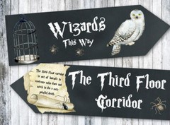 4 School of Magic Wizards Chalkboard Effect Party Decoration Arrow Signs