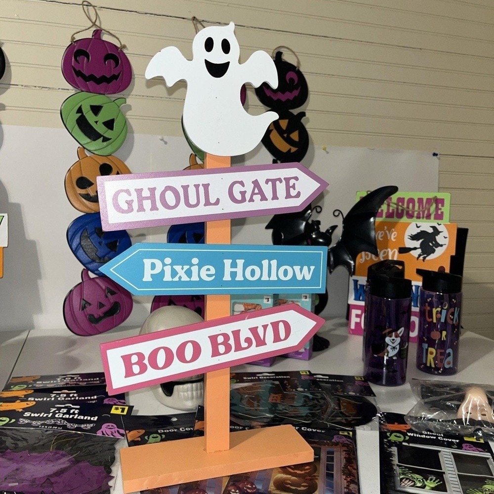 31 Pc Cute Not Scary Halloween Party Decorations Wood & metal signs Banners LED