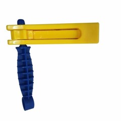 Dress Up America Plastic Purim Gragger – Set of 3 Party Noisemakers