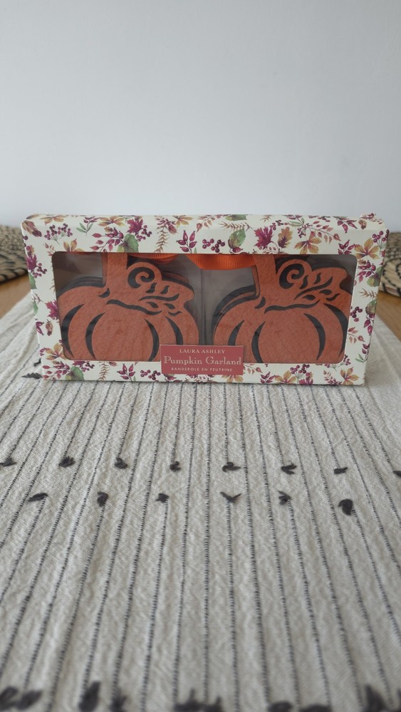 Laura Ashley Halloween Orange Pumpkin Garland Home Decor – 2.05metres – Boxed