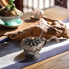 Compact and Elegant Incense Holder Add a Touch of Serenity to Your Space