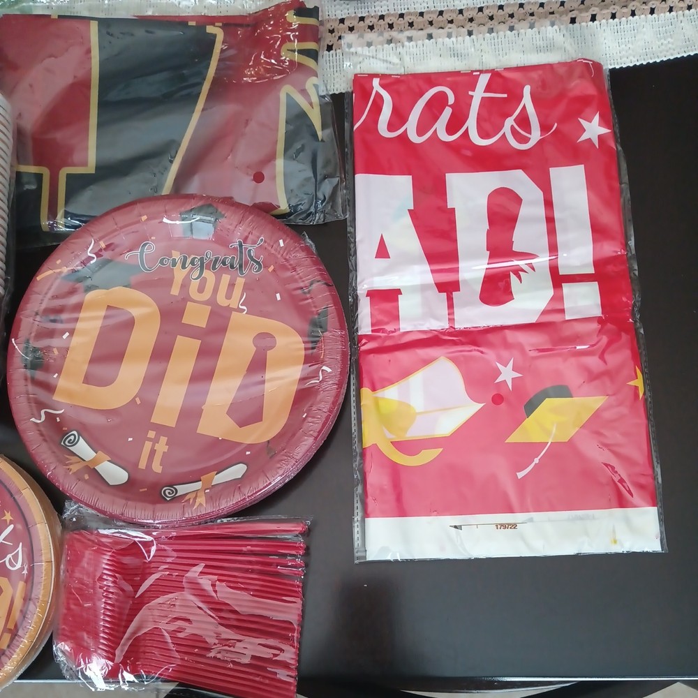 193 Piece Congrats Grad Maroon And White Party Set. Brand New And Ships Free!