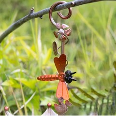 Stylish Iron Hanging Bird Feeder for Balcony Terrace For Courtyard Use