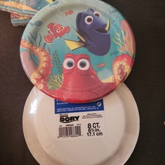 Finding DORY PARTY FOR 16 small Plates Cups Napkins NEMO