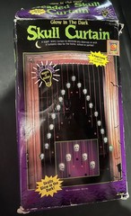 Vintage Fun World Skull Curtain Glow In The Dark Halloween Doorway Beaded