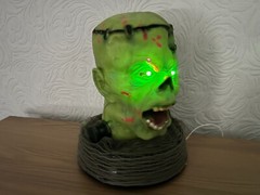 Halloween Animated Zombie Prop 11″ Tall LED Moves Sounds -🕹️Retro Gift Idea🕹️