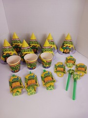 Teenage Mutant Ninja Turtles Classic TMNT Birthay Party Decorations Hats Blowers