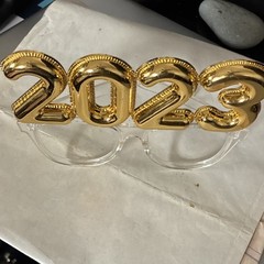 Gold 2023 New Year’s Party Table Decoration Plastic Glasses for Adults