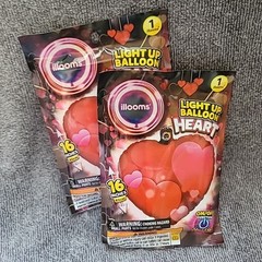 2 illooms 16 Inch Light Up Ballon Heart LED Lights Up To 24 Hours On/Off Switch