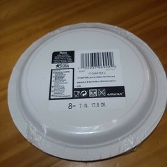 IT Chapter 2 paper plate 8 count 7 inch paper plates