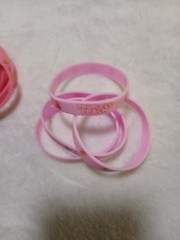 24 Pcs Princess Peach Themed Silicone Wristbands. Cartoon Mario Birthday Party