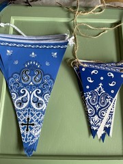 9 Pcs Wild West Party VBS Decor-Wagon Wheels, Bandana Pennants, Faux Barbed Wire