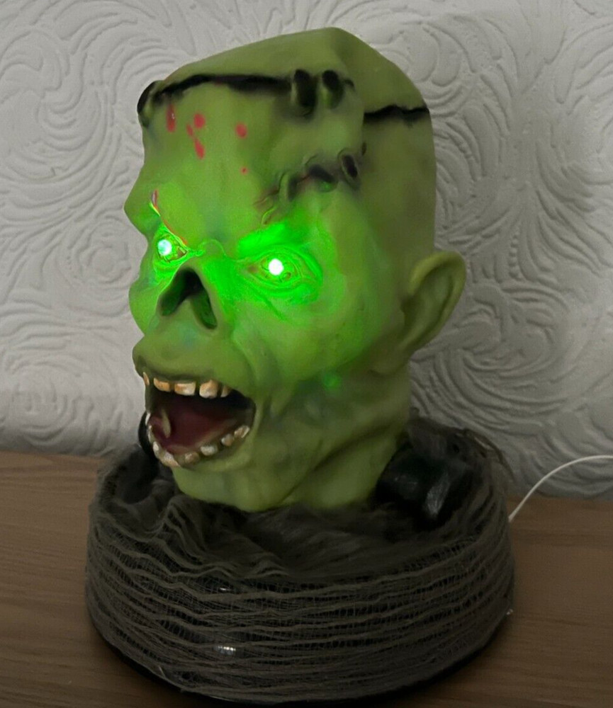 Halloween Animated Zombie Prop 11″ Tall LED Moves Sounds -🕹️Retro Gift Idea🕹️