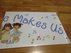 2003 Precious Moments 4′ Banner Music Makes Us Happy Eureka MIP