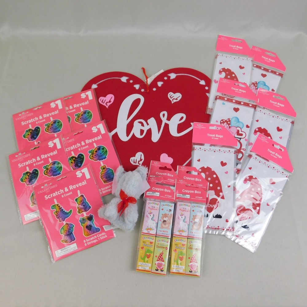130pc Classroom Valentine’s Day Party Lot Crayons Treat Bags Activities #9450