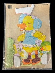 Vintage Eureka “Spring Showers” Honeycomb Tissue Centerpiece model 87987