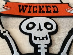 Halloween wicked hanging skeleton decoration – VERY GOOD.